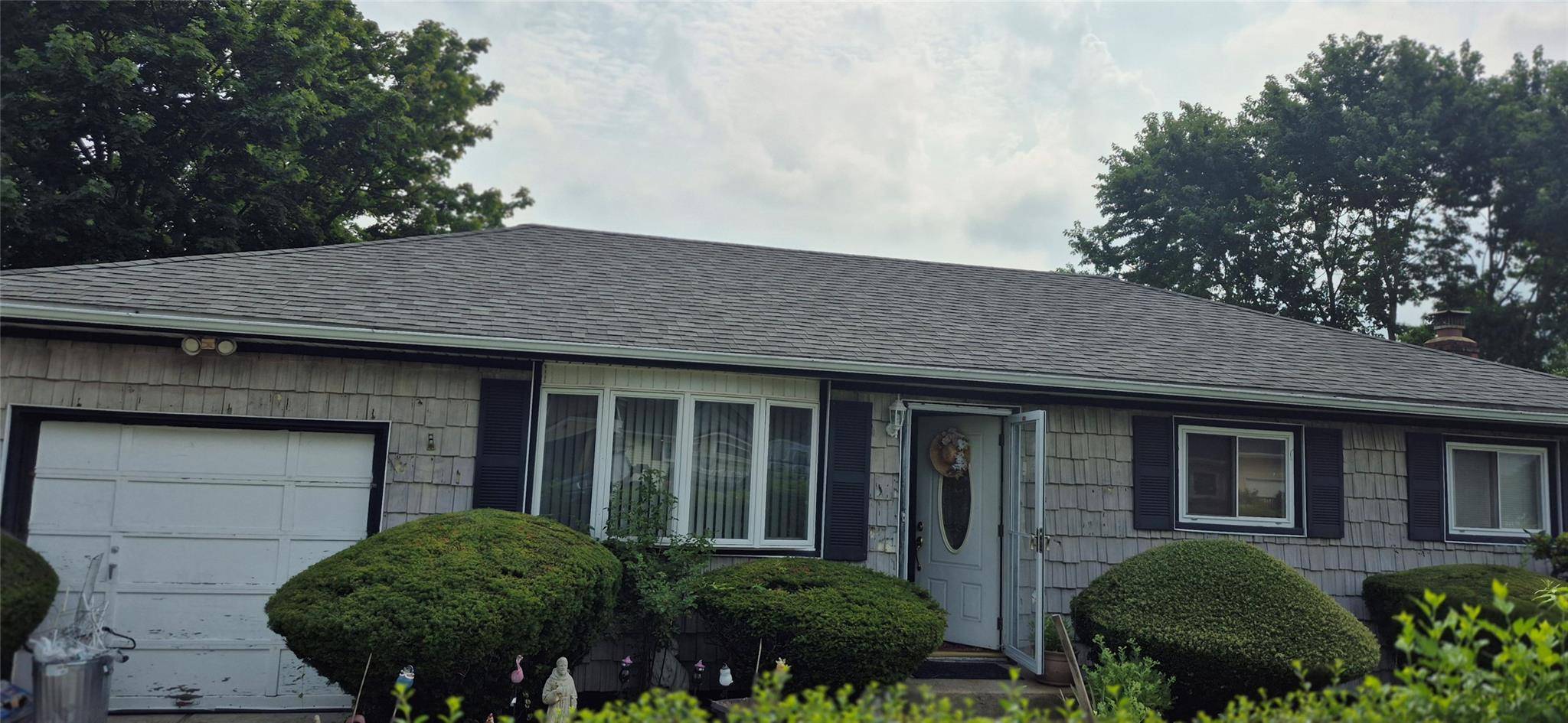 Nice Ranch in the heart of Central Islip.