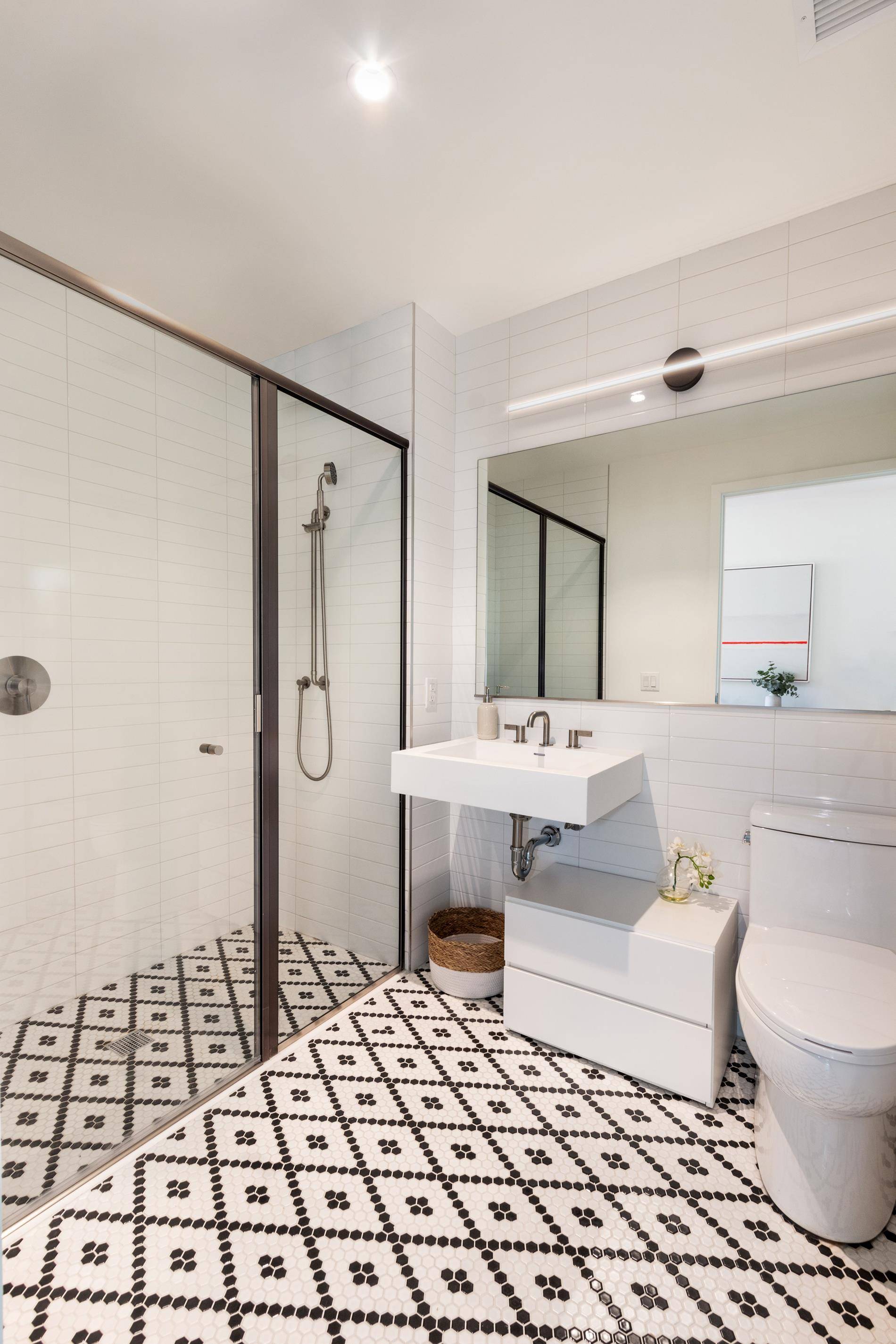 For a limited time only, Ask about our reduced amenities including parking plus the free move special to Mason Gray from anywhere in the 5 boroughs.