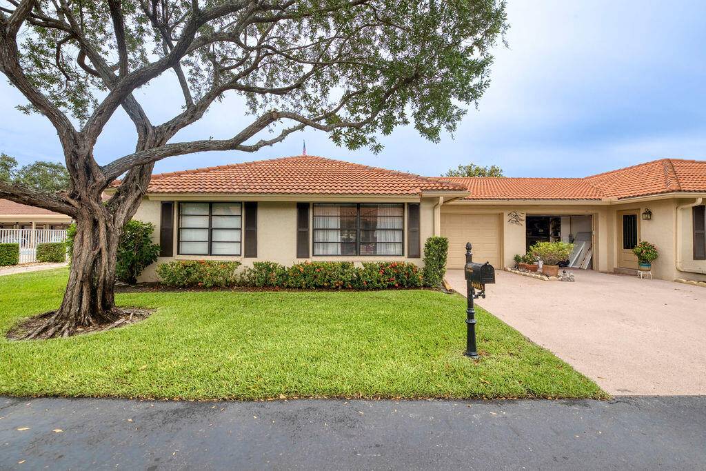 Ideally located in the gated 55 community of Bent Tree Villas West in Boynton Beach, this bright and spacious one story villa offers 2 bedrooms, 2 bathrooms, and a 1 ...