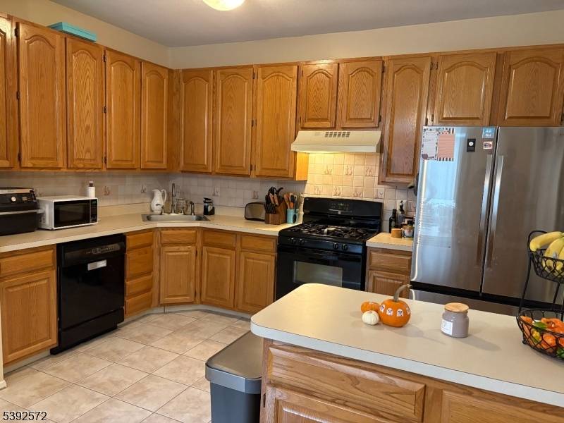 Welcome to Rose Arbor in Morris Township.