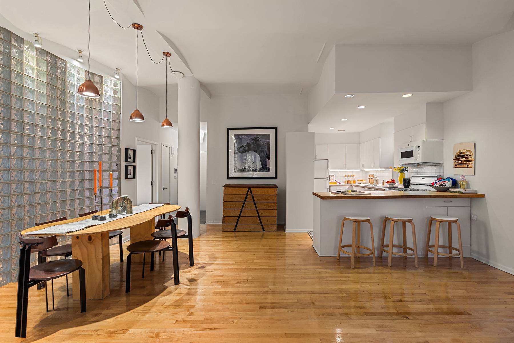 Steeped in history and character, 4 West 16th Street is a boutique landmarked co op located in the Ladies Mile Historic District.