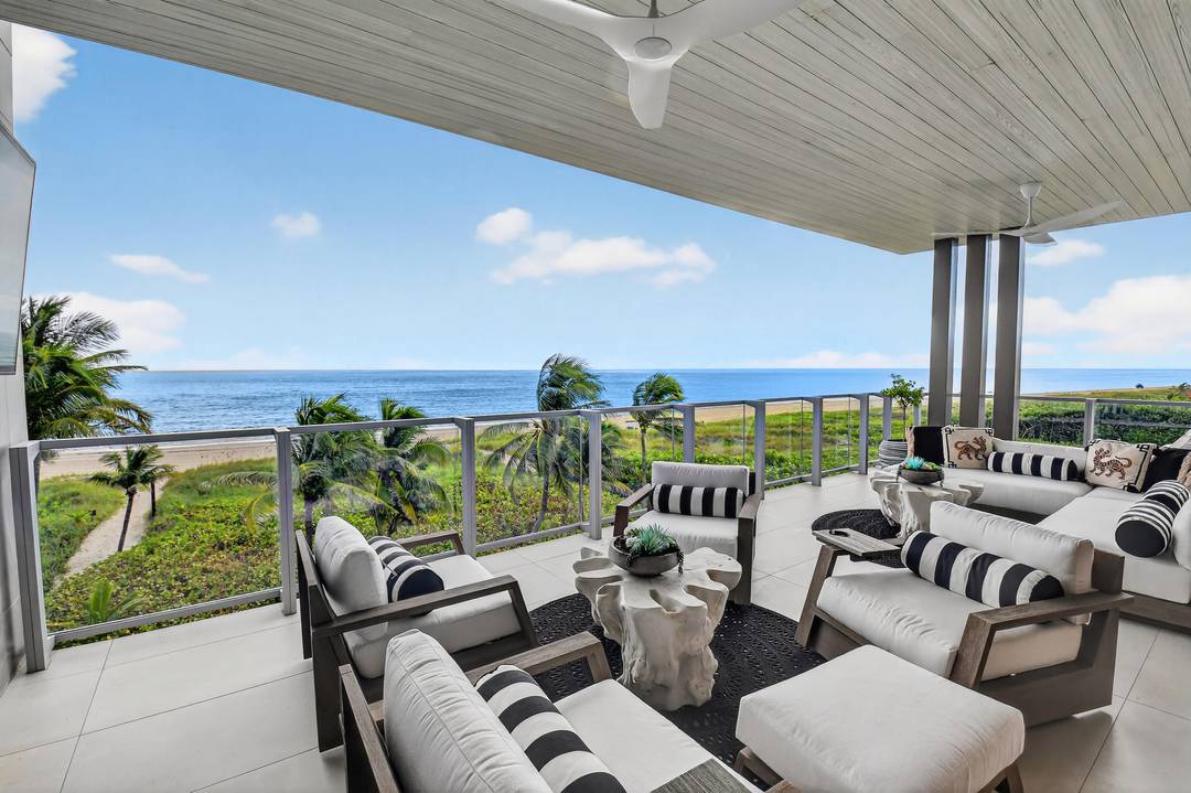 Presenting the Chagall of Ocean Delray, an ultra modern architectural inspiration of only 19 units built in 2021 that will far exceed your expectations.