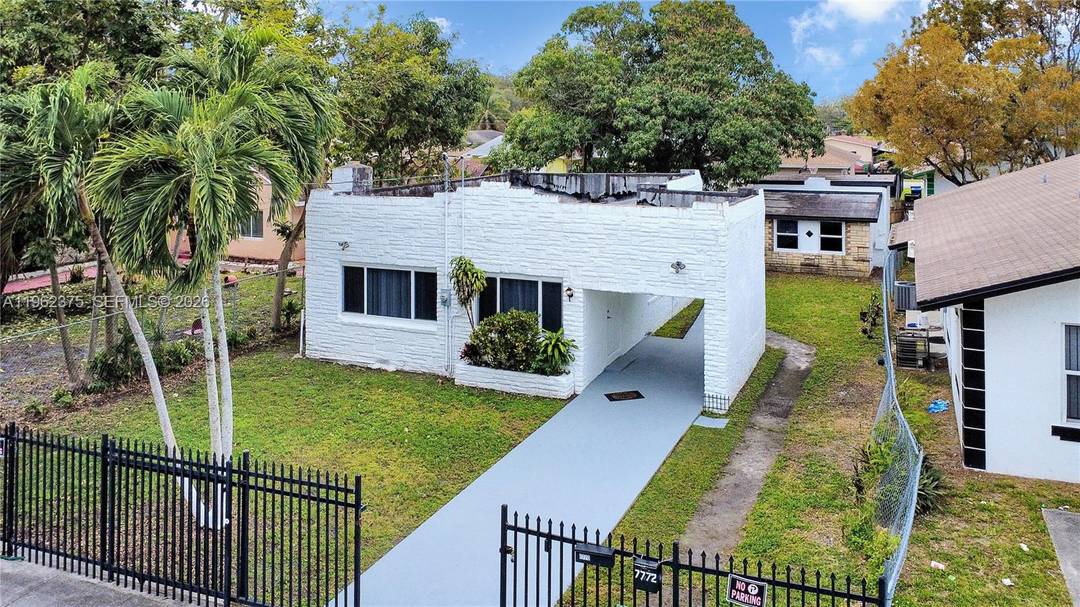 Miami Duplex for Sale ! This duplex offers two units a spacious newly remodeled 3 bedroom, 1 bathroom front unit currently vacant and ready for immediate occupancy and a cozy ...