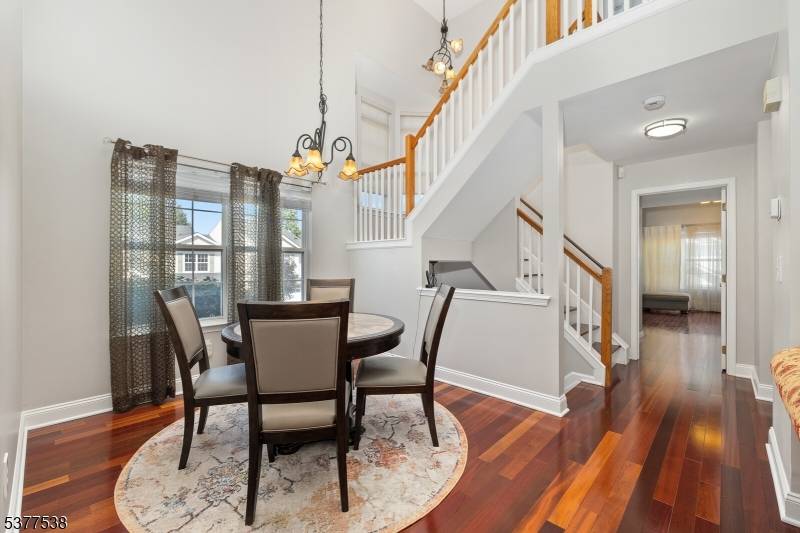 EXTREMELY RARE with spectacular sunset views !