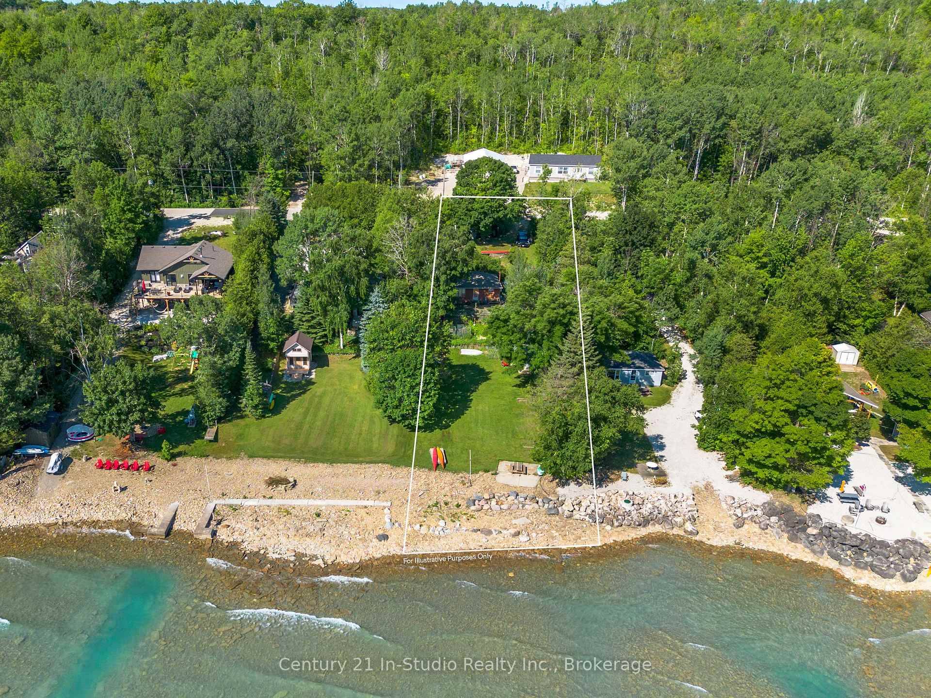 Nestled on the serene shores of Georgian Bay, this rustic and charming 3 bedroom cabin offers the perfect starting point for families seeking both tranquility and adventure.