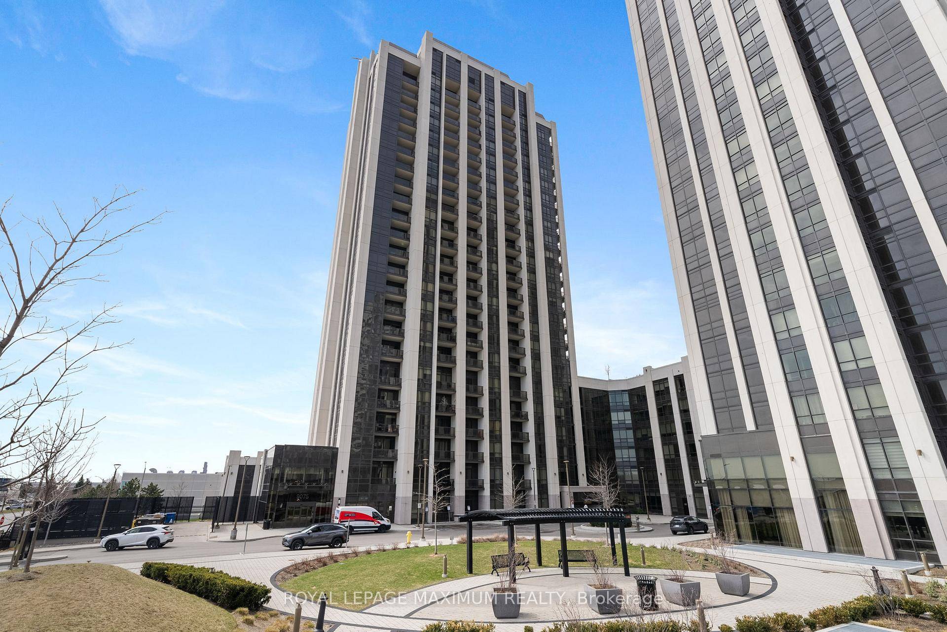 Welcome To The Stunning Park Avenue Place.