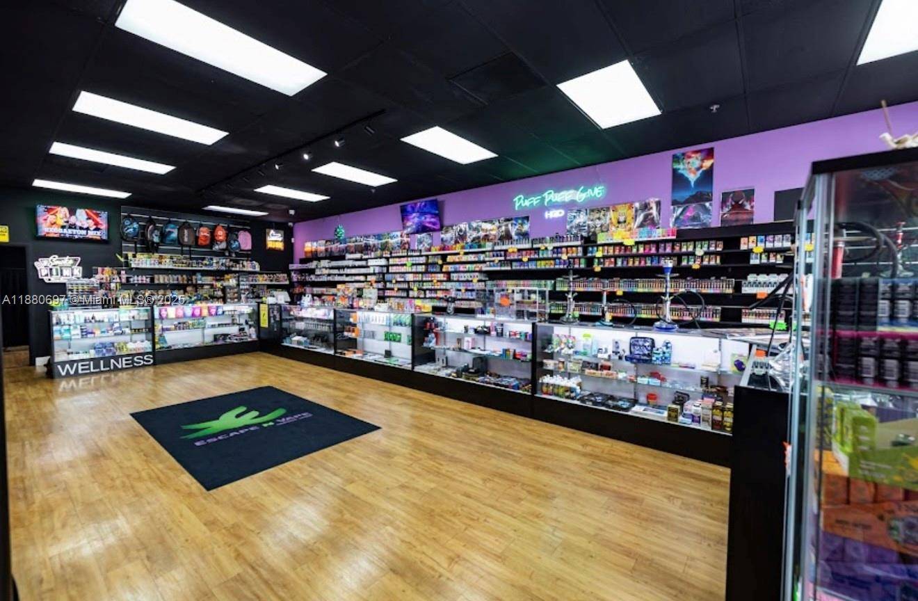 Turnkey, high margin Smoke Shop opportunity in one of Miami s busiest shopping centers.