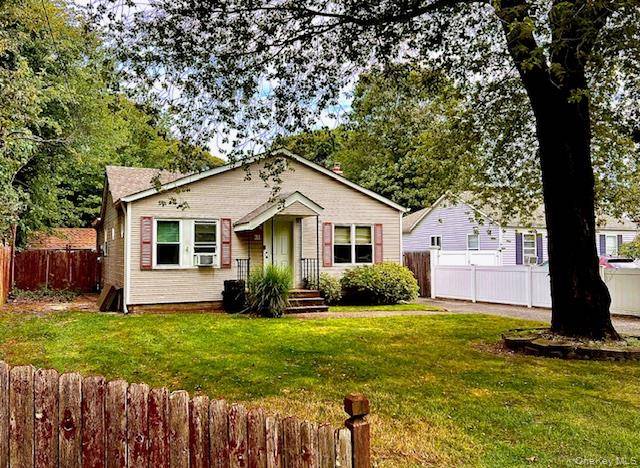 Great neighborhood charmer.