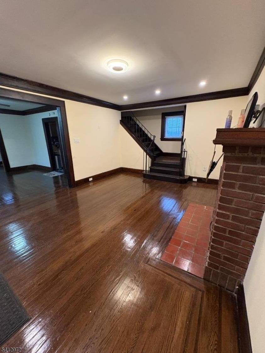 Beautiful Colonial home in the Manor Section of Kearny.