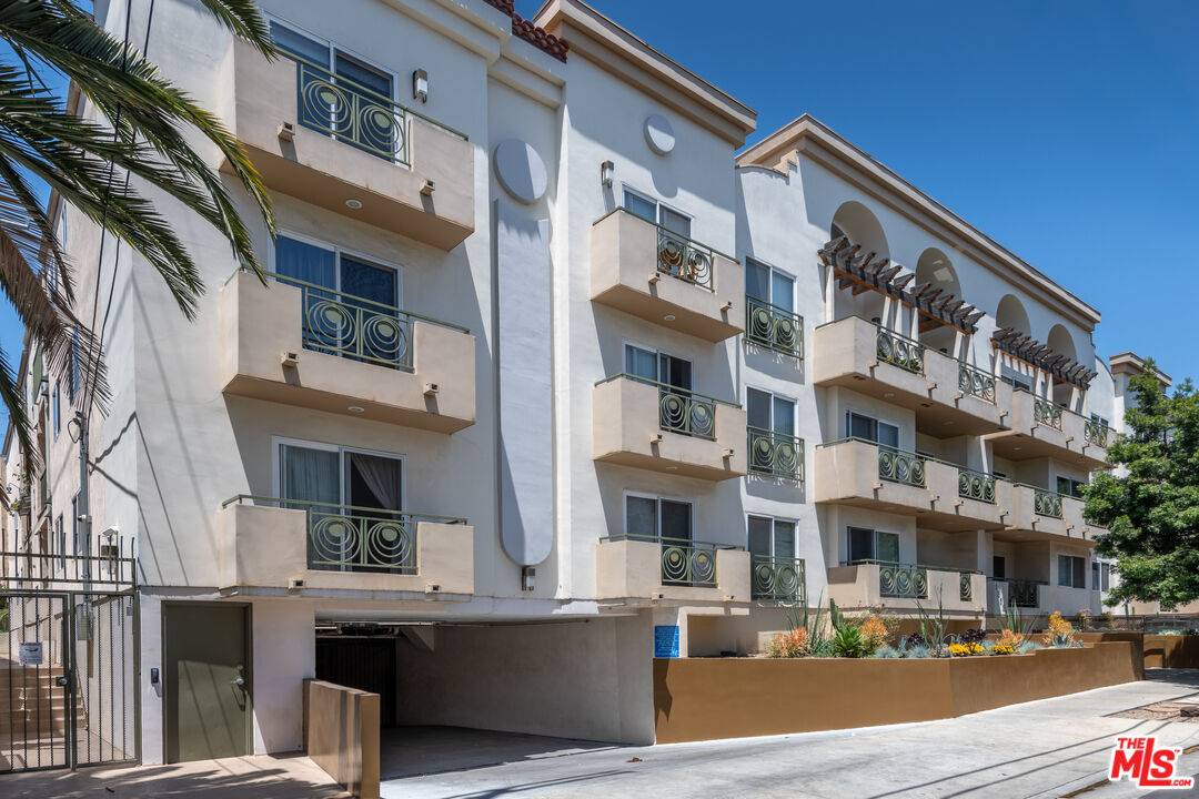 1353  N Fuller Ave 3BR Hollywood Hills East La