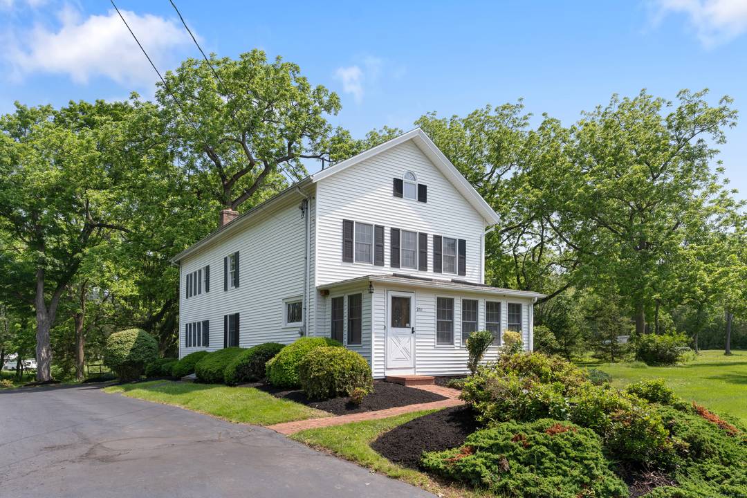 Welcome to 200 Damascus Rd.