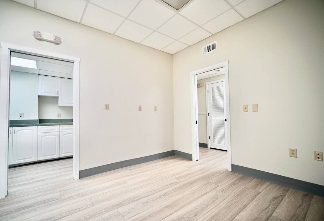 Approx. 3, 000 sq ft of general office Medical space available for LEASE with immediate occupancy.