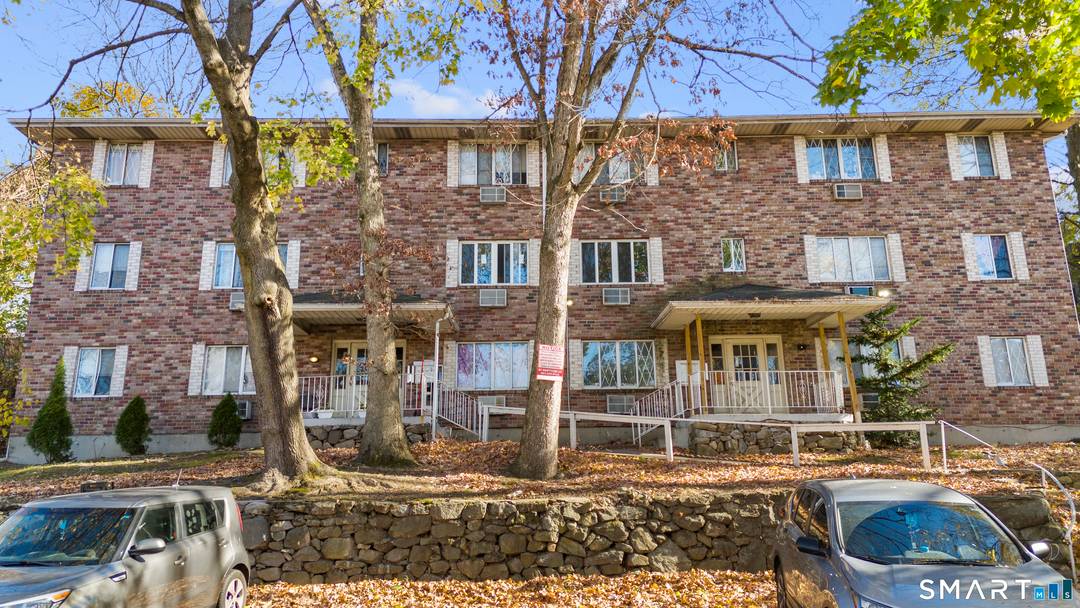 OPEN TO PACKAGE DEAL WITH 815 E MAIN 25 37 Piedmont St is a 25 unit multifamily investment comprised of three buildings on one parcel with a shared parking lot.