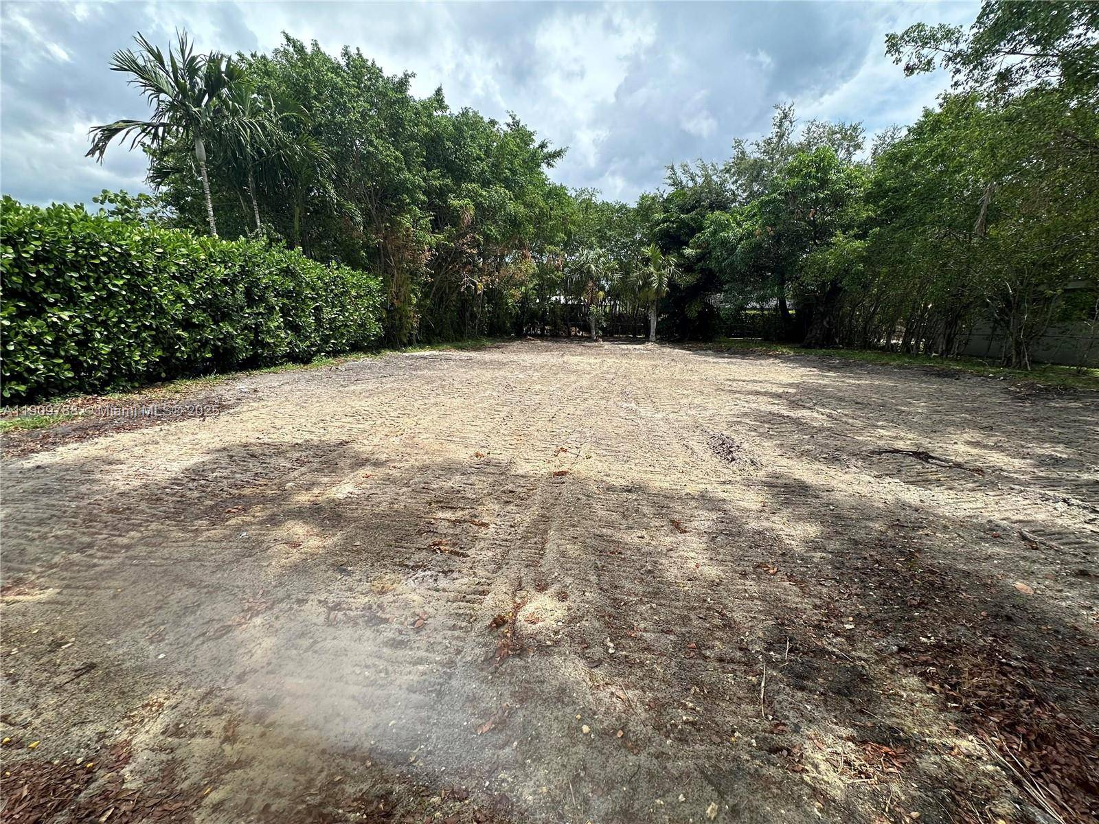 Excellent land to build your own dream home !