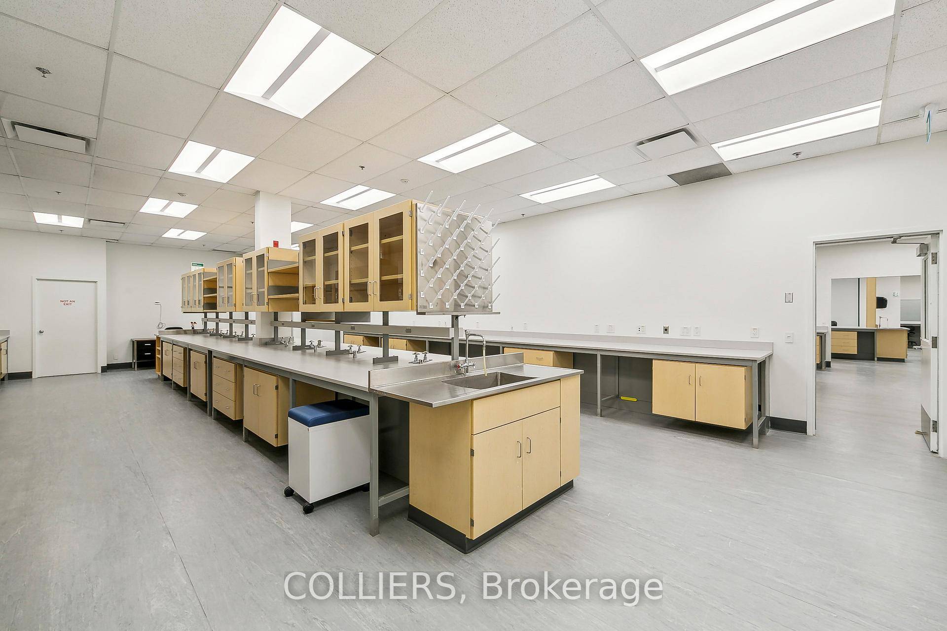 Exceptional Laboratory Research Facility In the Heart of Mississauga.