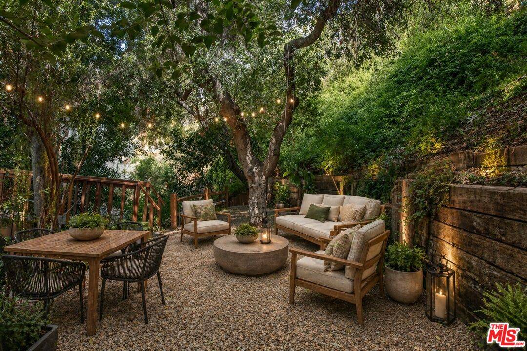 2180   Laurel Canyon Blvd 3BR Hollywood Hills East La