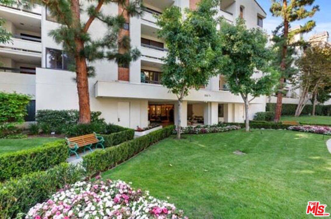 2122 Century Park Ln LA