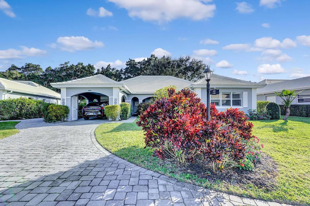 Completely renovated 3 bedroom 2 bath single family villa with the finest location in Delray Dunes featuring southern exposureopen golf course views with beautiful large Oak and Banyantrees.