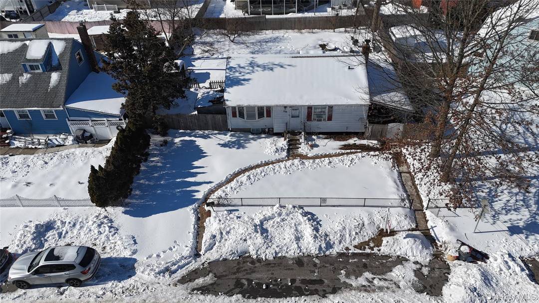 Great opportunity for Investors or a first time home buyer, This fixer upper is ready for its transformation offering you so much potential to customize your way.