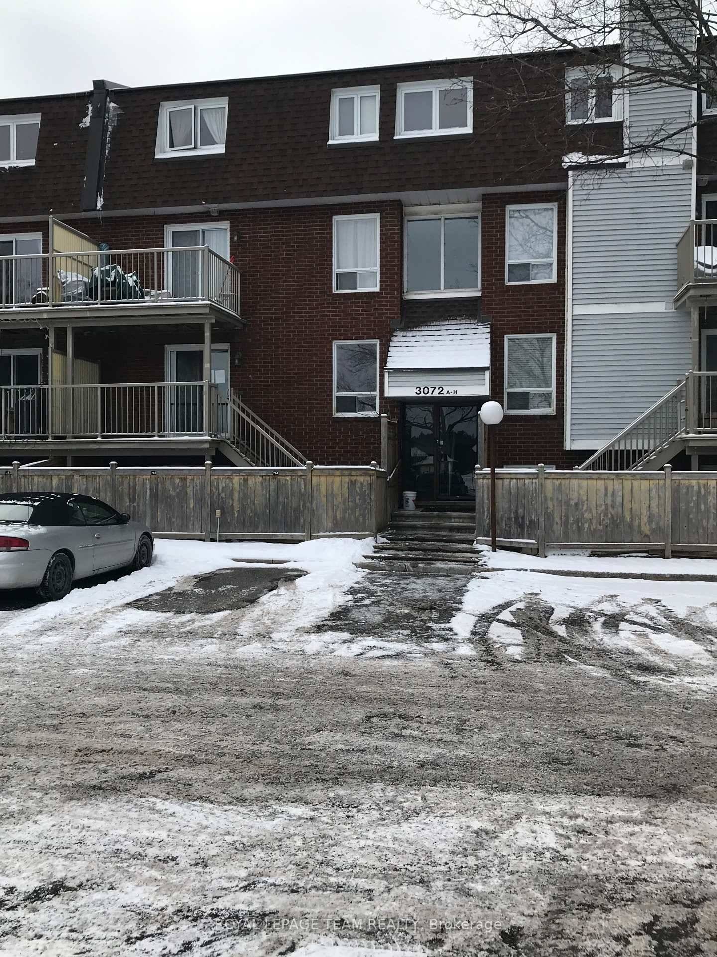 Opportunity ! 2 bedroom, 2 bath stacked condo near schools, parks and transit.