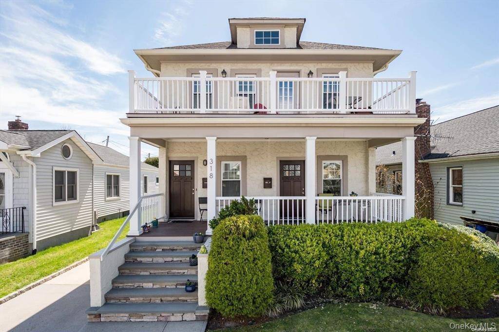 Renovated Two Bedroom in Desirable Westholme, Long Beach !