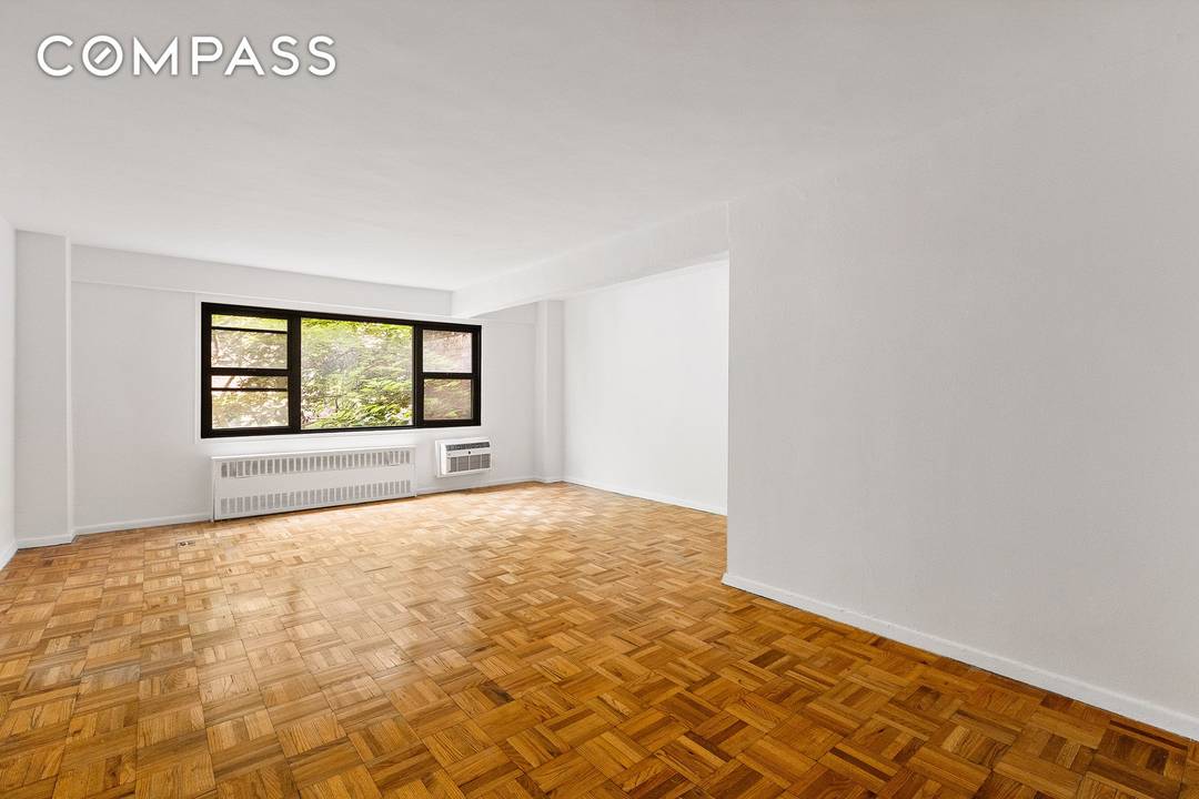 Thoughtfully designed and newly updated, Unit 3H at 335 East 51st Street offers a turnkey alcove studio in the heart of Midtown East.