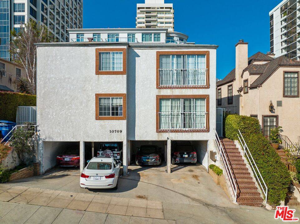 10709 ASHTON AVE 3BR Westwood La