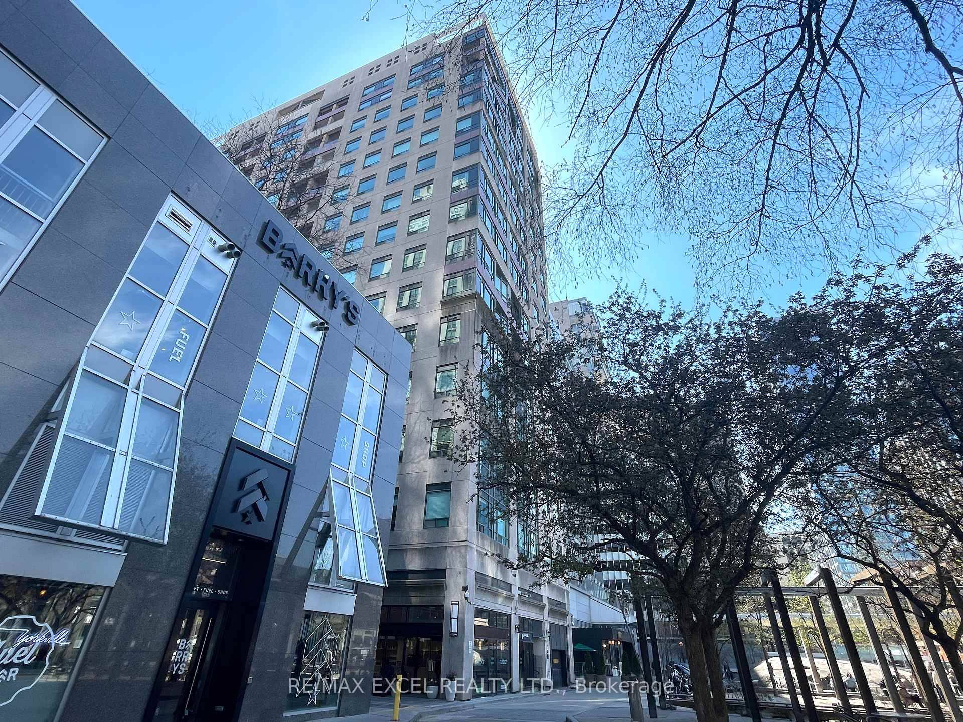 One of the Best Luxury Buildings In Heart Of Yorkville.
