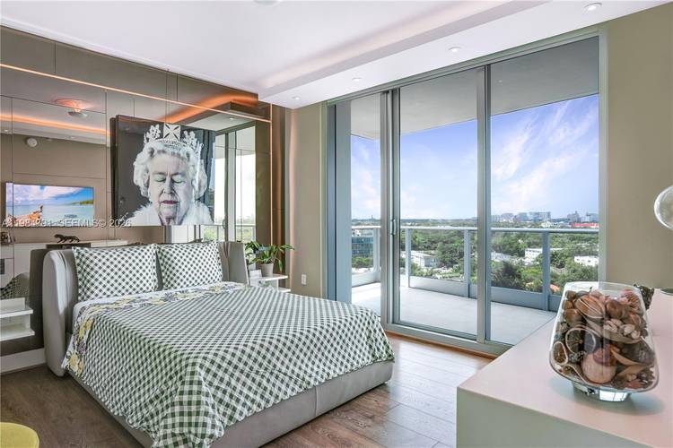 Bohemian chic meets eclectic Hollywood glamour in the heart of Coconut Grove.
