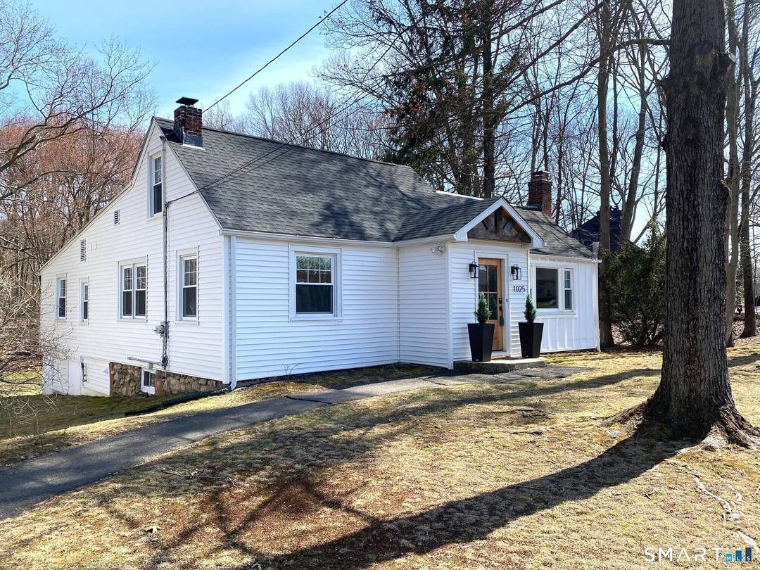 Gorgeous Rambling Farmhouse just completely remodeled in 2024 !