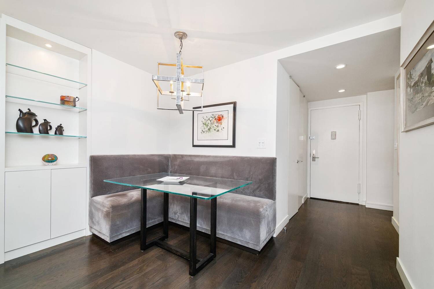 Enjoy 301 E 69th Street, a Co Op located in Lenox Hill, with a Full Time Doorman and staff to enhance your living.