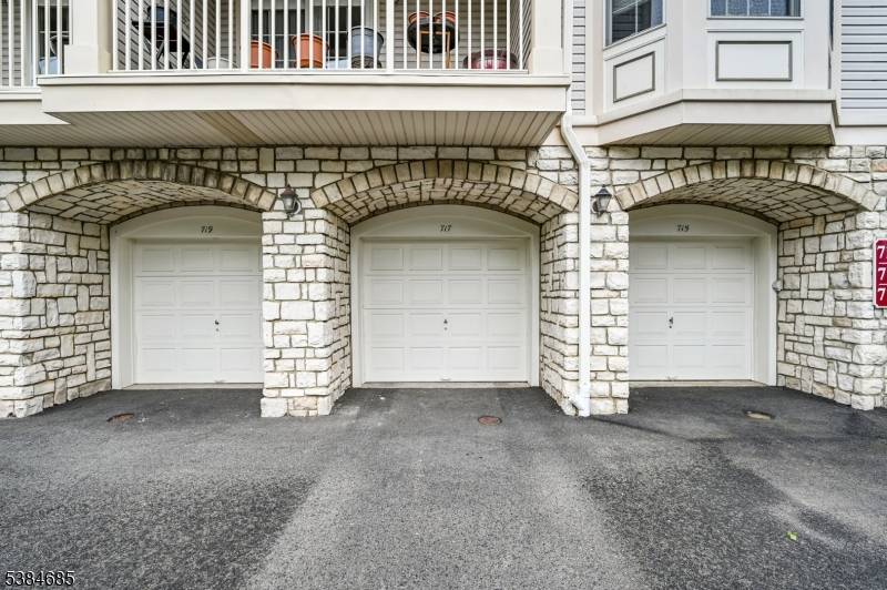 Welcome to this beautifully updated and modern 2 bedroom, 2.