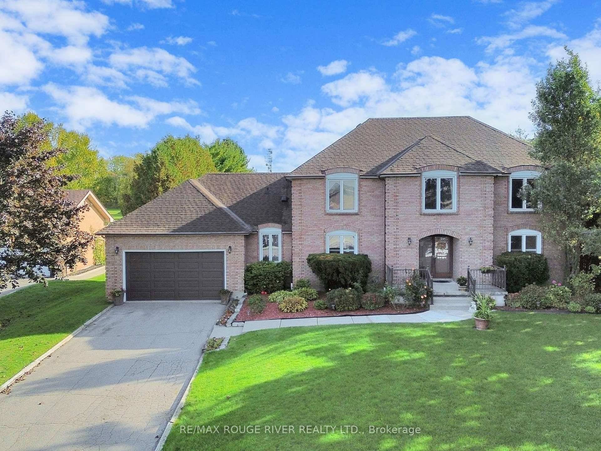 Experience refined country living with the unparalleled convenience of a prime city fringe location.