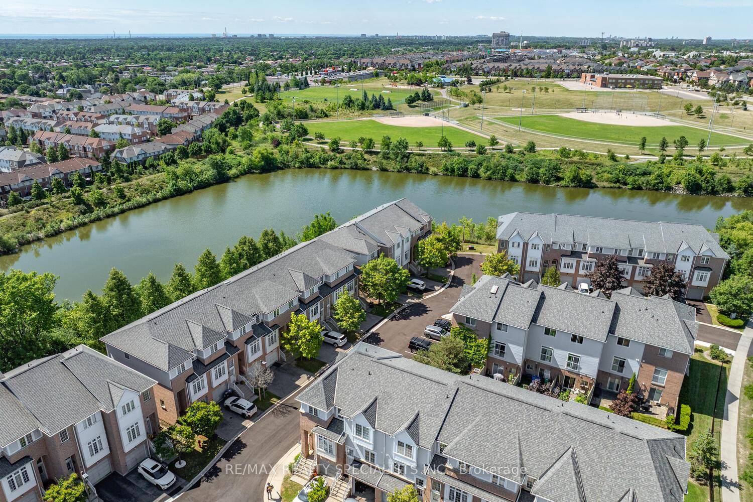 Welcome To This Spectacular 3 Storey Condo Townhouse Nestled In The Highly Sought After Neighbourhood Of Cooksville.