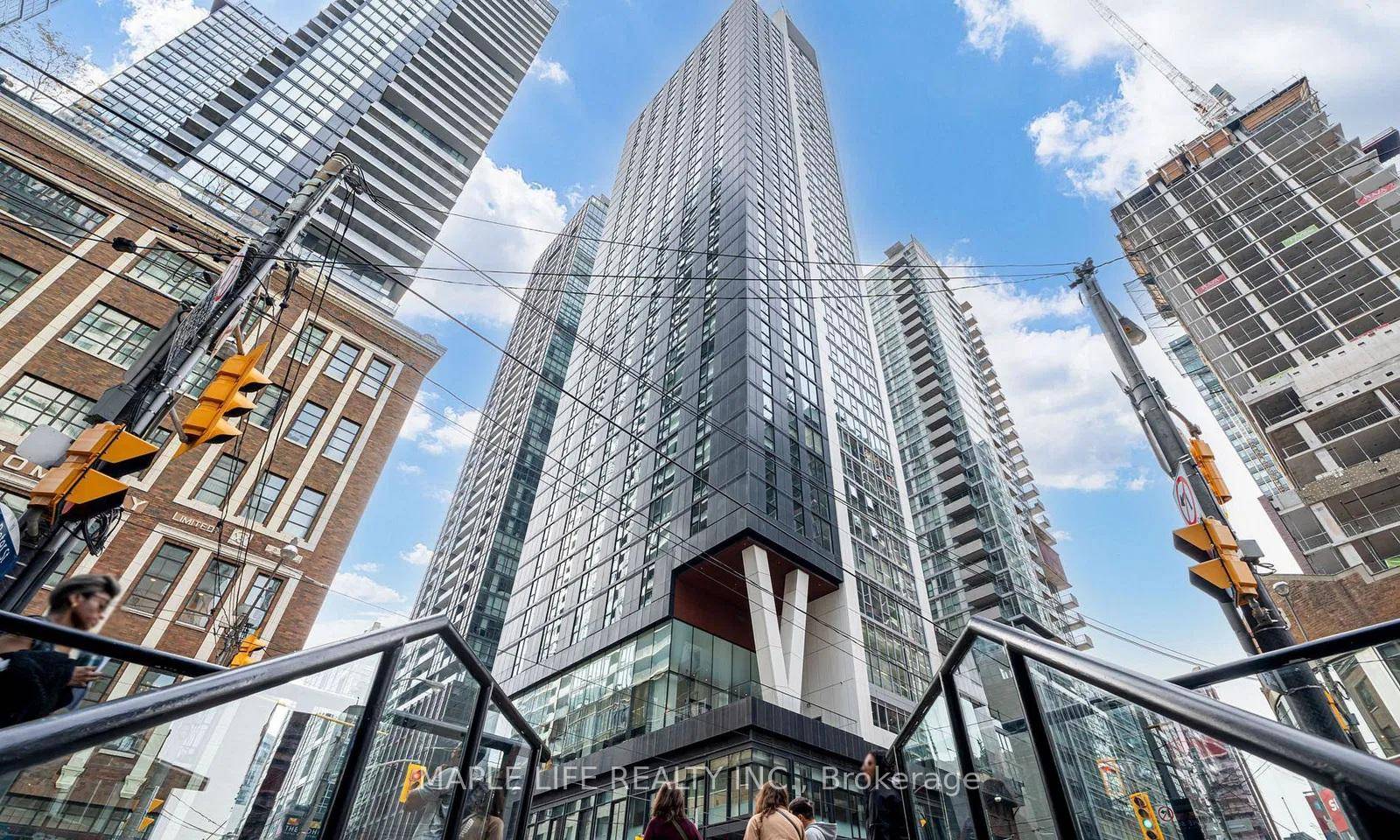 Luxury 2 Bed 2 Bath Condo, At Great Gulf's Iconic 357 King St West.