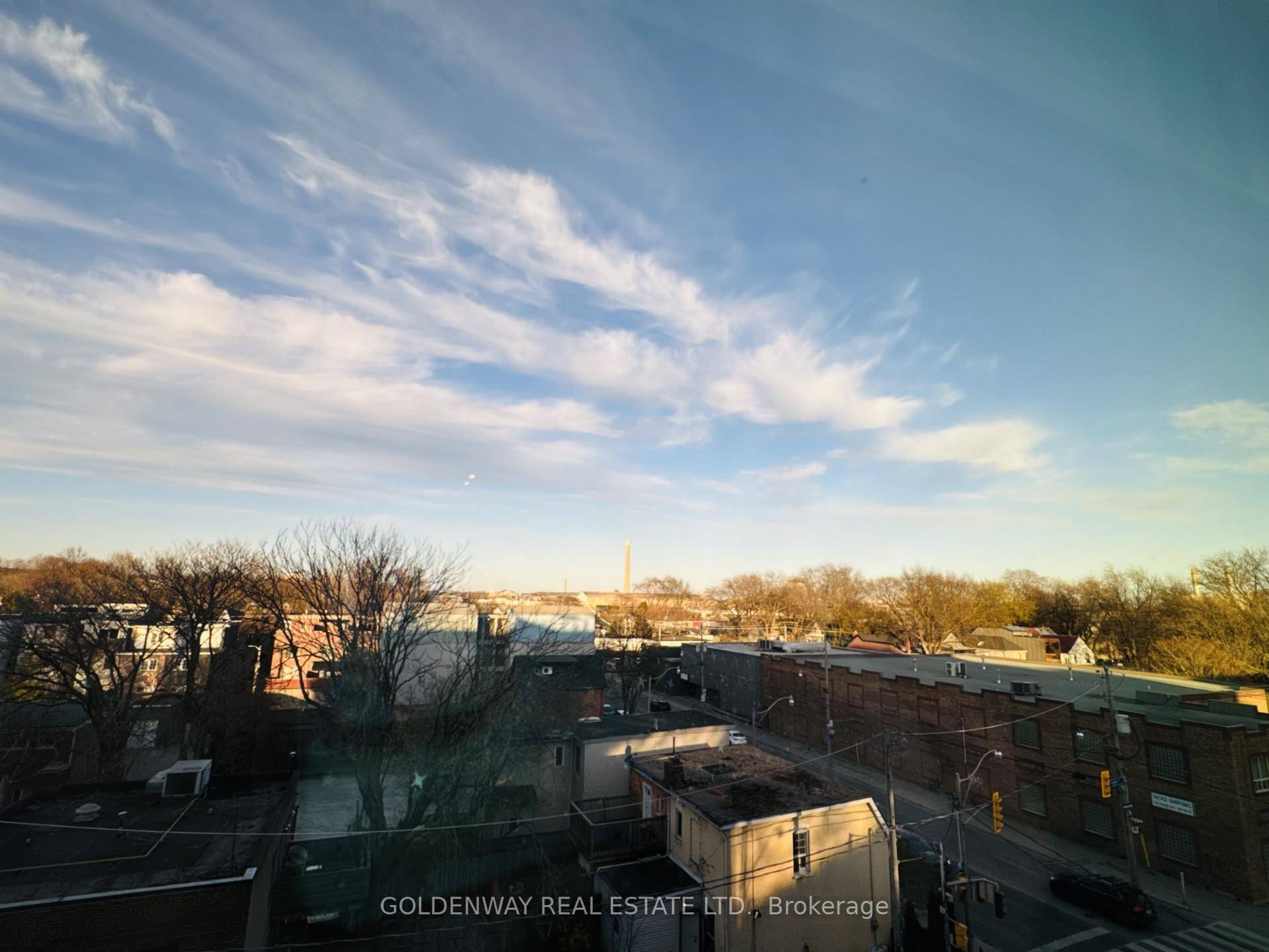 Located in Leslieville area Wonder Condos, this 1 bedroom 1 den unit with 2 bike storage spaces is what you are looking for.
