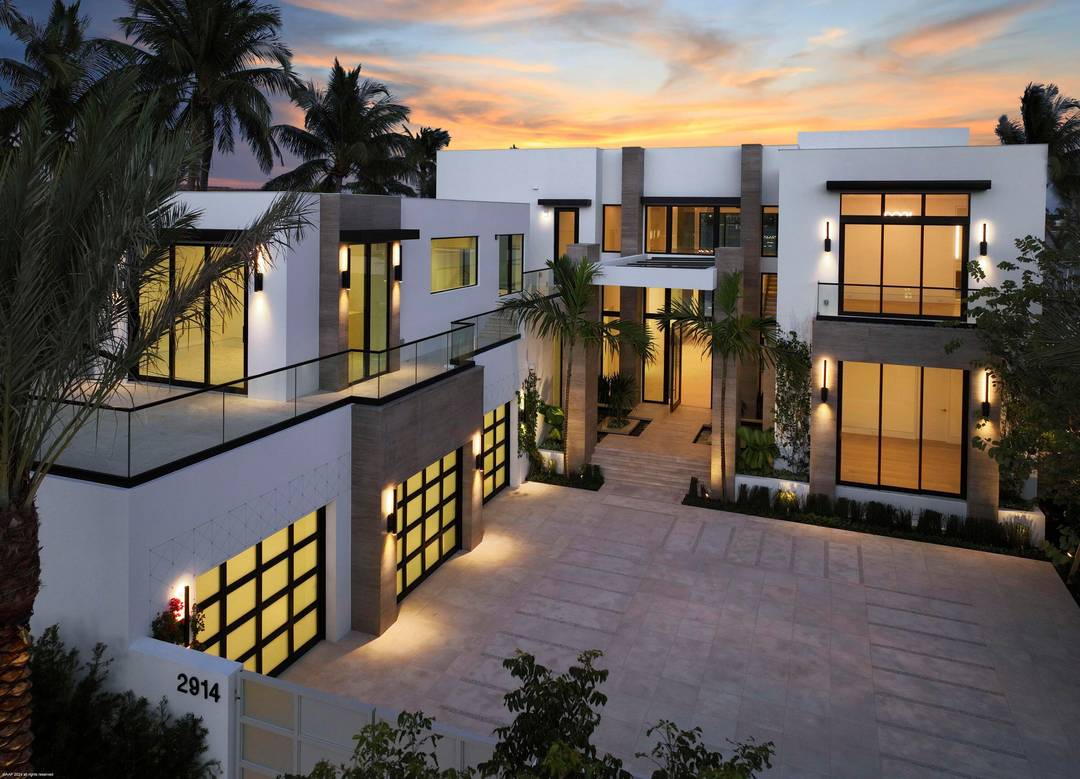 Spectacular new modern waterfront estate on the Intracoastal in West Palm Beach.