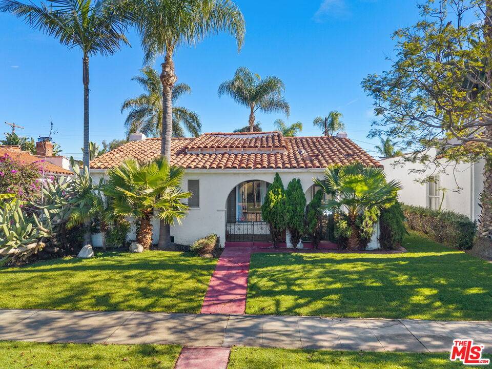 1562  S Crescent Heights Blvd 3BR Beverlywood La