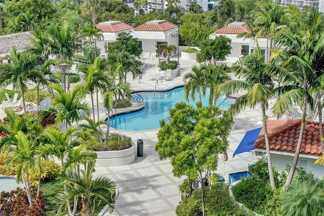 Bright and spacious 2 bed 2 baths.