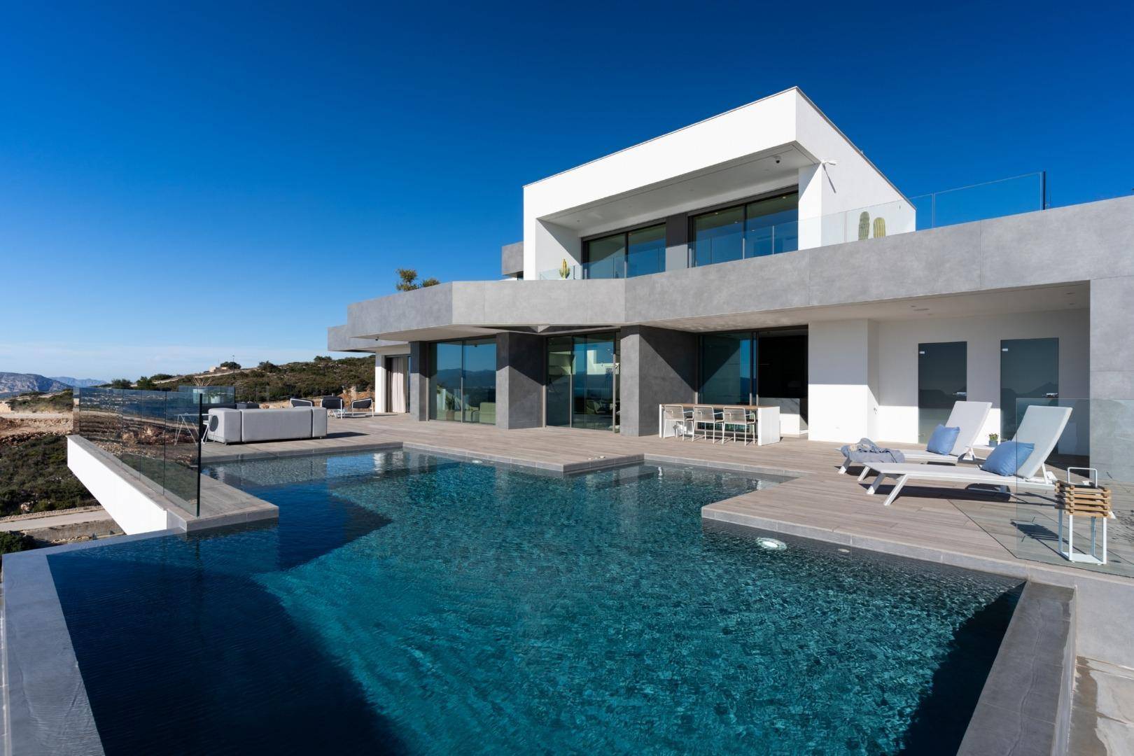 NEW BUILD LUXURY VILLA IN CUMBRE DEL SOL New Build iconic villa in Benitachell.