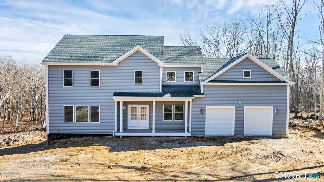 Stunning custom NEW CONSTRUCTION colonial offering 3 beds, 3.