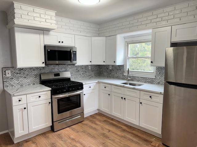 Modern amp ; Bright Apartment for Rent in Hastings on Hudson Features Spacious, fully renovated 2 bedroom apartment Modern design with quartz countertops and stainless steel appliances Beautiful hardwood floors ...