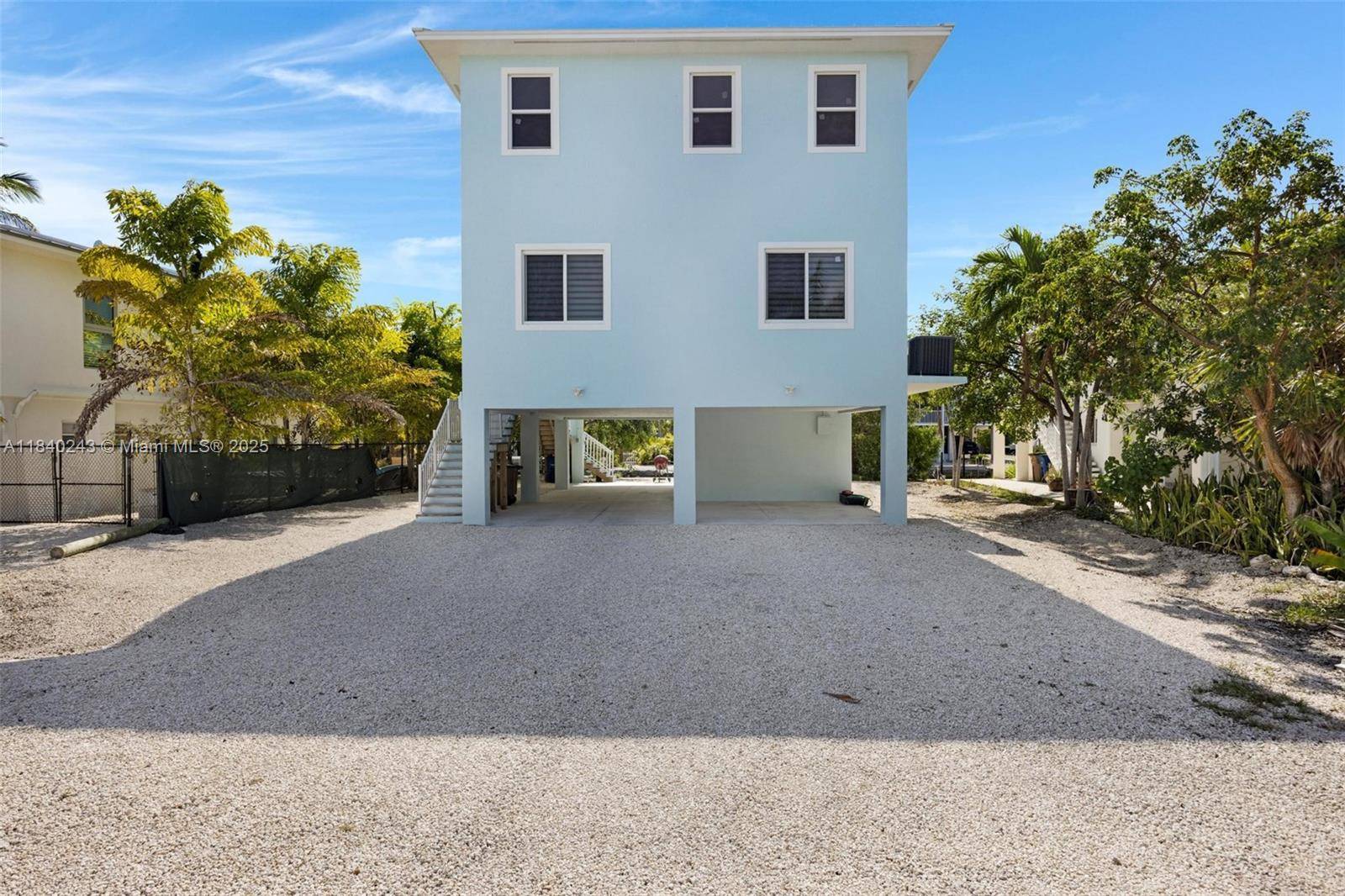Welcome to your dream coastal retreat !