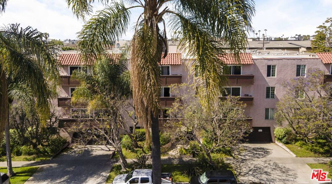 3717 Cardiff Ave 57BR La