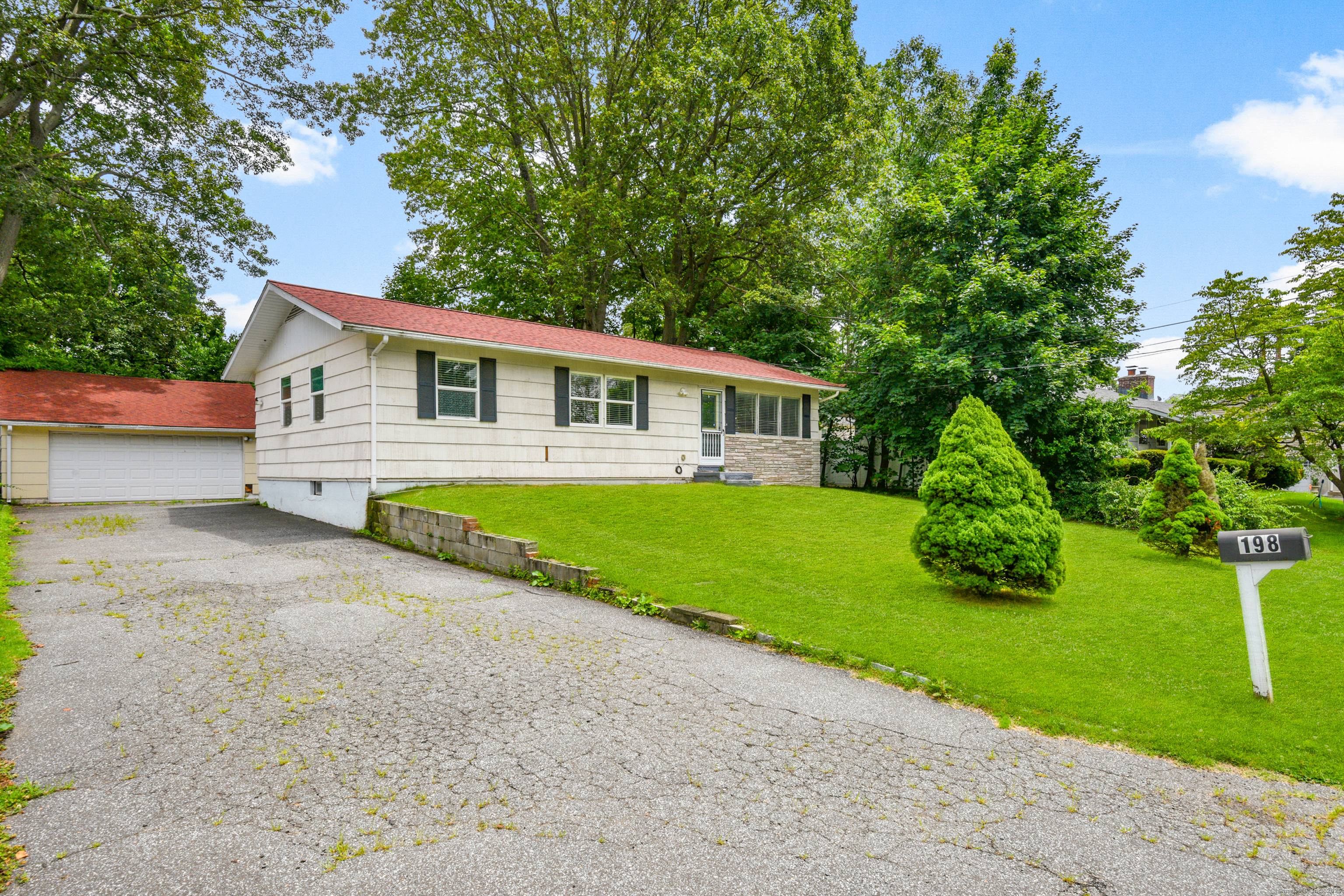 Discover this charming ranch style home in the vibrant and growing community of Bridgeport just one mile from Sacred Heart University.