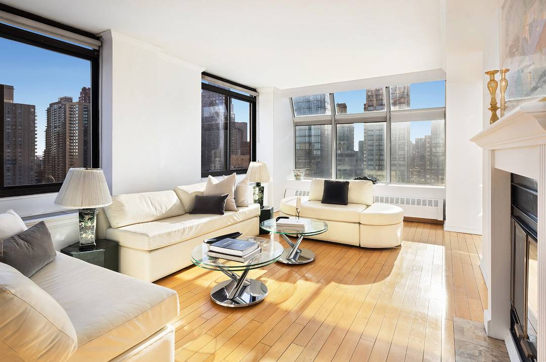 PH1C at The Forum is an 1813 SQ FT 3 bedroom, 3.