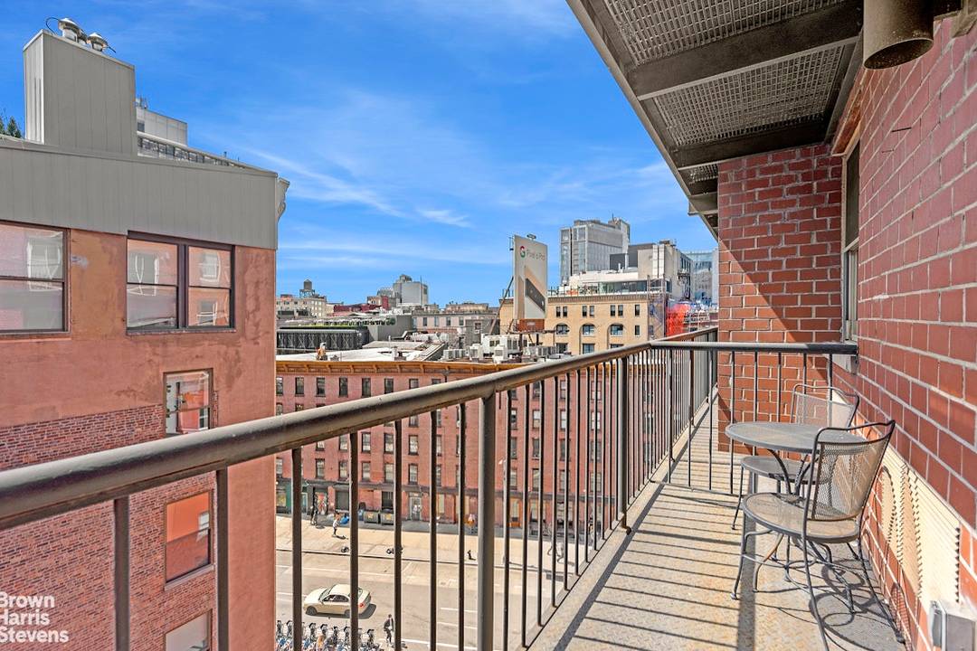 Enjoy stunning sunset views from the oversized private balcony of this 1 bedroom, 1 bathroom residence, ideally located at the crossroads of the West Village and Meatpacking District.