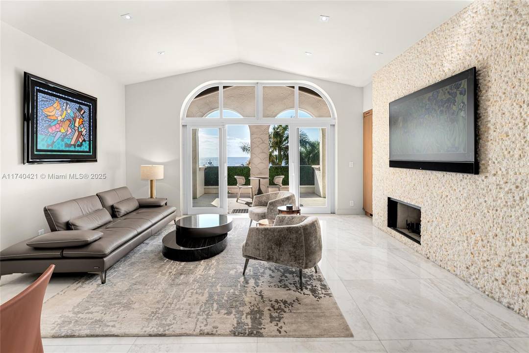 This stunning 2BR, 2. 5BA unit in Bayside Village, spans 1, 912 SF of contemporary luxury.