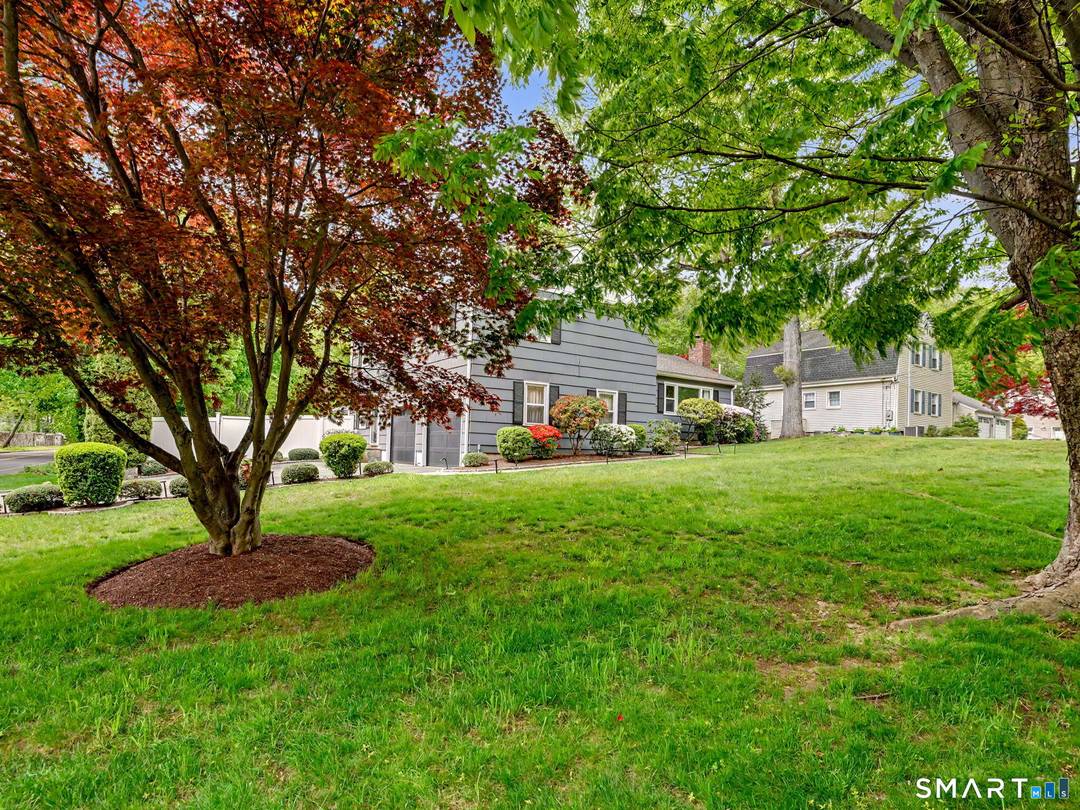 Step into a lifestyle of pure WOW where over 2, 300 square feet of updated living space, crowned by dramatic, soaring cathedral ceilings, invites you to an open concept masterpiece.
