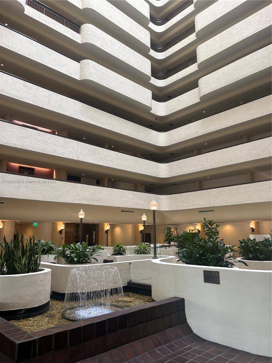 Beautiful condo located in the heart of Coral Gables.
